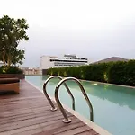 Page 10 Hotel