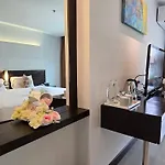 Baron Beach Hotel