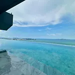 Arom Wongamat Luxury Boutique Beachfront In North Pattaya, 702 อพาร์ทเม้น *