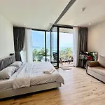 Arom Wongamat Luxury Boutique Beachfront In North Pattaya, 702 อพาร์ทเม้น Pattaya