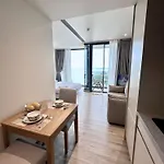 อพาร์ทเม้น Arom Wongamat Luxury Boutique Beachfront In North Pattaya, 702 Pattaya