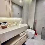 Arom Wongamat Luxury Boutique Beachfront In North Pattaya, 702 อพาร์ทเม้น Pattaya