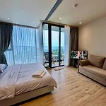 Arom Wongamat Luxury Boutique Beachfront In North Pattaya, 702 * Pattaya