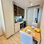 อพาร์ทเม้น Arom Wongamat Luxury Boutique Beachfront In North Pattaya, 702