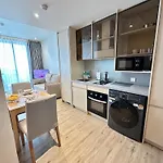 Arom Wongamat Luxury Boutique Beachfront In North Pattaya, 702 อพาร์ทเม้น Pattaya