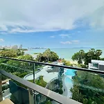 Arom Wongamat Luxury Boutique Beachfront In North Pattaya, 702 อพาร์ทเม้น *