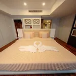 โรงแรม Nova Sea View 4*