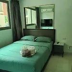Pattaya Arcadia Beach Continental - Top Floor - Pool View