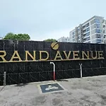 Grand Avenue 808e Soi Buakhaw 15 *