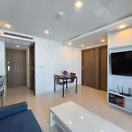 Grand Avenue 808e Soi Buakhaw 15 อพาร์ทเม้น