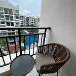 Famous With Charming Pool Apartment Pattaya