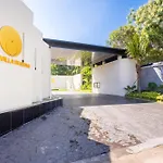 โรงแรม Hiii Aura Pool
