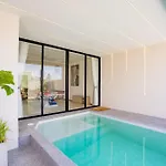 Hiii Aura Pool 5*
