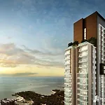 Large High Floor, Pool And Great Location Apartment
