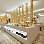 Hotel The Beverly