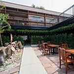 Basaya Beach Hotel & Resort