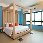 Hotel J