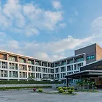 J Hotel 4*