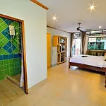 โรงแรม Avila 3*