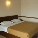 นาวิน แมนชั่น 2 Navin Mansion 2 Hotel