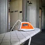 Asleep By Lantana Hostel *