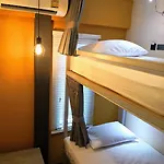 Asleep By Lantana Hostel *