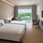 Cross Pratamnak โรงแรม