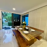 วิลล่า Youth Journey Six-bedroom Pool