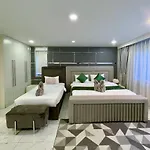 Youth Journey Six-bedroom Pool วิลล่า