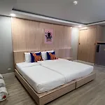 Apartment Curve Boutique *