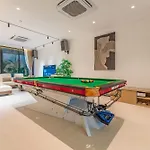 Hiii Aura Pool โรงแรม Pattaya