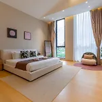 Hiii Aura Pool โรงแรม