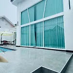 Downtown Pool * Pattaya