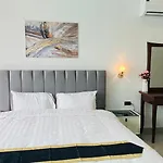 Pattaya Downtown Pool Villa