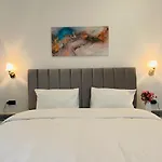Villa Downtown Pool Pattaya