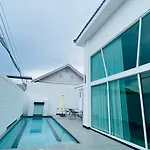 Villa Downtown Pool