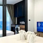 Edge - High Floor Sea View With Rooftop Pool