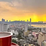 Edge - High Floor Sea View With Rooftop Pool Pattaya