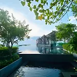 Edge - High Floor Sea View Condo With Rooftop Pool