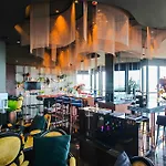 Edge - High Floor Sea View With Rooftop Pool อพาร์ทเม้น Pattaya