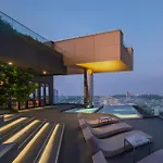 Edge - High Floor Sea View With Rooftop Pool