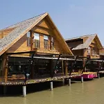 Phuphaya Resort Pattaya