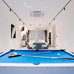 Hiii Aura Pool