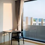 Hiii Aura Pool โรงแรม Pattaya