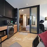 อพาร์ทเม้น Luxury Edge Seaview *