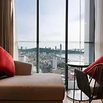 Luxury Edge Seaview * Pattaya