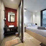 อพาร์ทเม้น Luxury Edge Seaview *