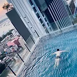 Base Quiet King-bed With Infinity Pool & Free Netflix! อพาร์ทเม้น *