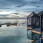 Luxury Edge Seaview Apartment