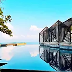 Luxury Edge Seaview Pattaya
